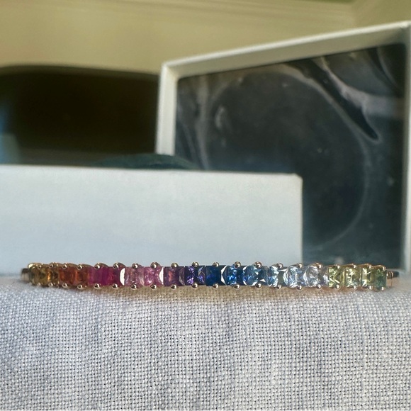 SUZANNE KALAN | Flexible Bangle Bracelet | Princess-Cut Rainbow Sapphires - Picture 7 of 10